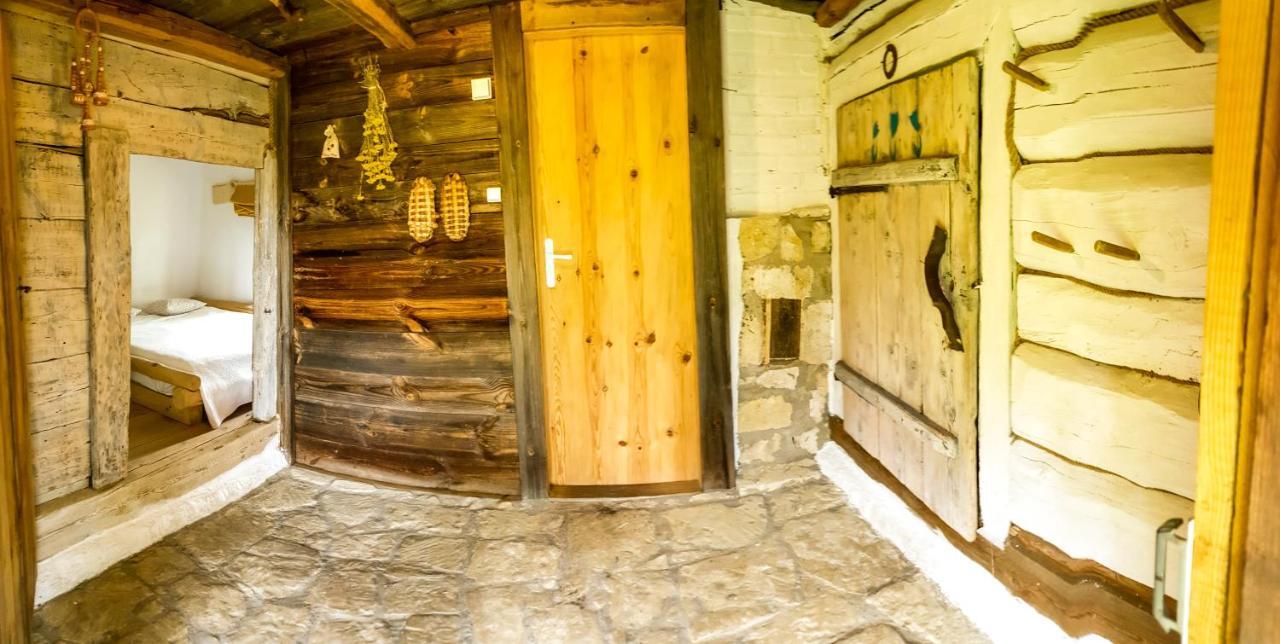 Dzikie Roztocze - Stara Chata Krasnobród Buitenkant foto